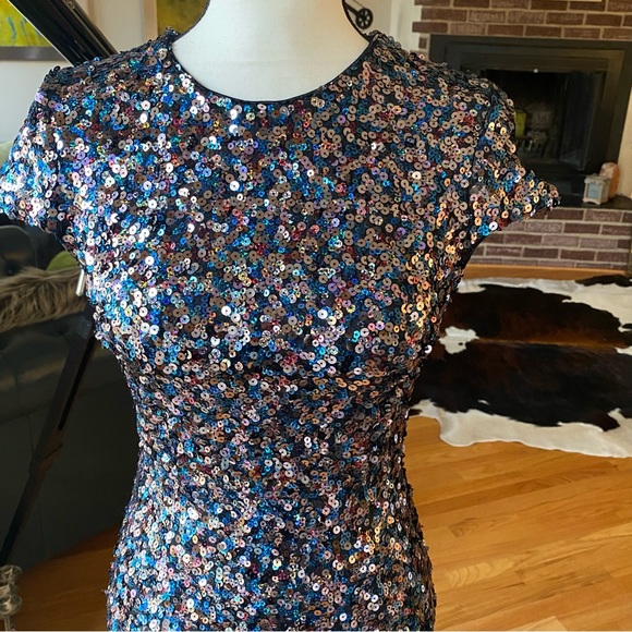 DRESS THE POPULATION 🔥Fabulous Sequined, Multi-Color Mini Dress 🔥STUNNING !♥️ - Picture 4 of 17